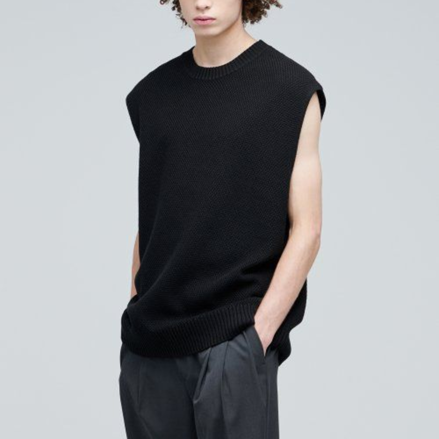 Textured Crew Neck Knit Vest [Black]