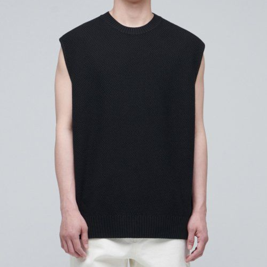 Textured Crew Neck Knit Vest [Black]