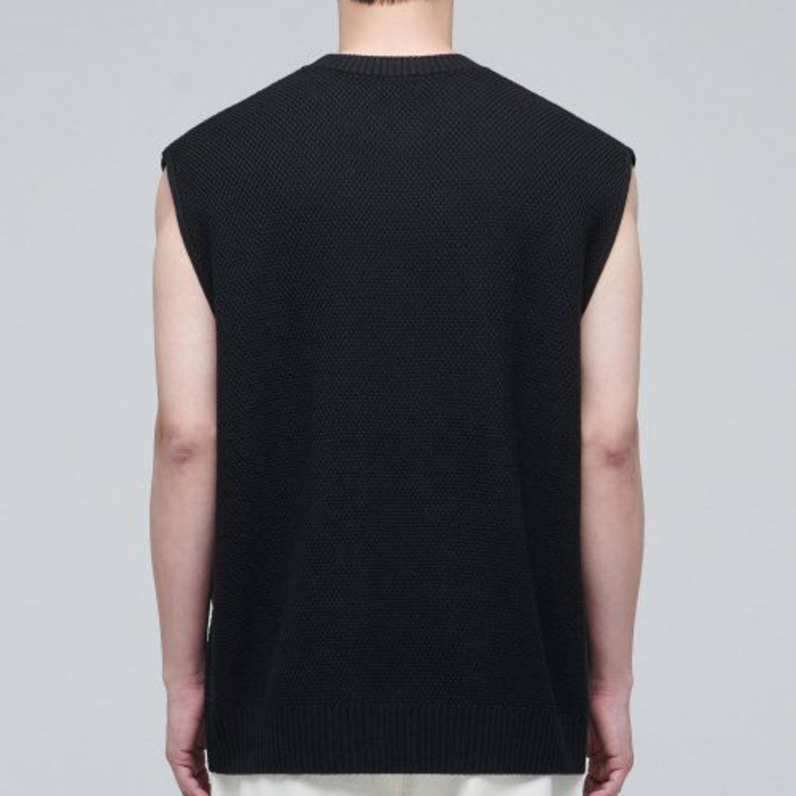 Textured Crew Neck Knit Vest [Black]
