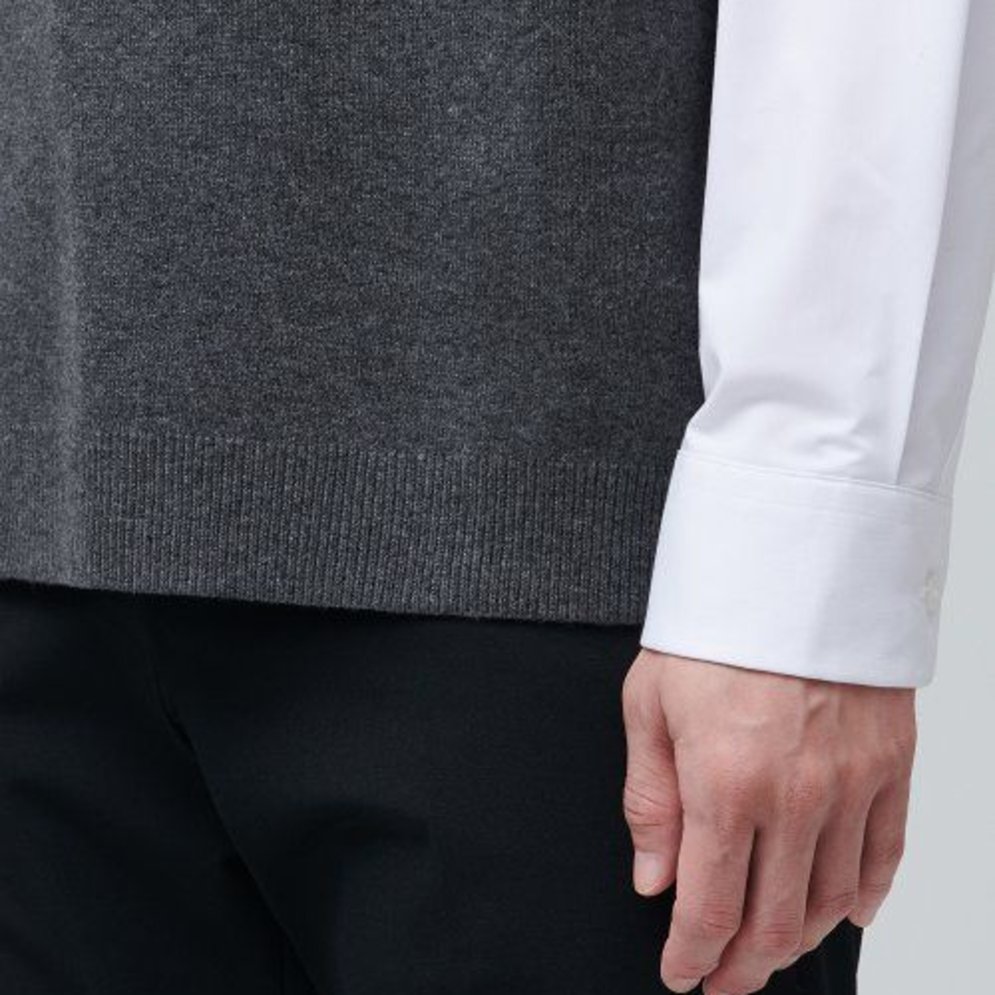 Lambswool V-Neck Knit Vest [Medium Grey]