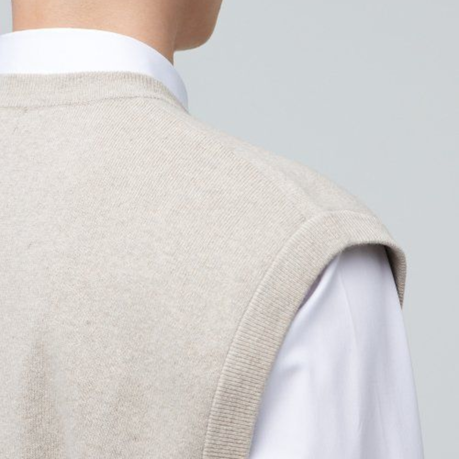 Lambswool V-Neck Knit Vest – Mushroom