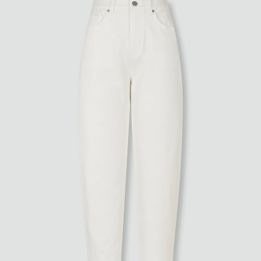 JAJU Tapered Denim Pants (Ivory) — универсальные джинсы с мягким силуэтом и комфортной посадкой