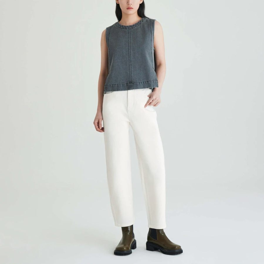 JAJU Tapered Denim Pants (Ivory) — универсальные джинсы с мягким силуэтом и комфортной посадкой