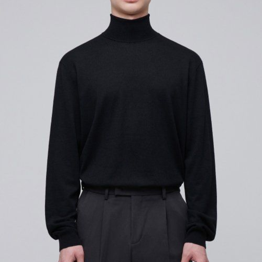Merino Wool Blend High Gauge Turtleneck Knit — Black