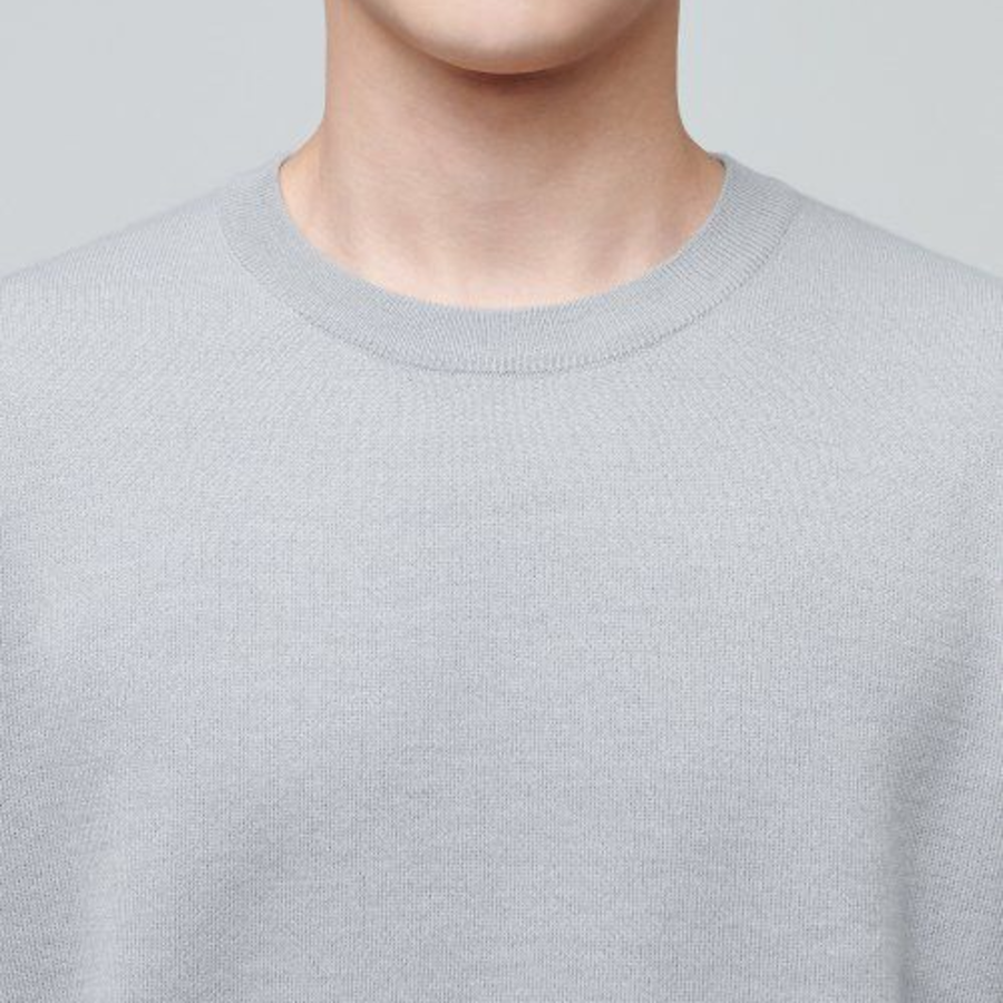 Minimal Crew Neck Knit — Light Grey