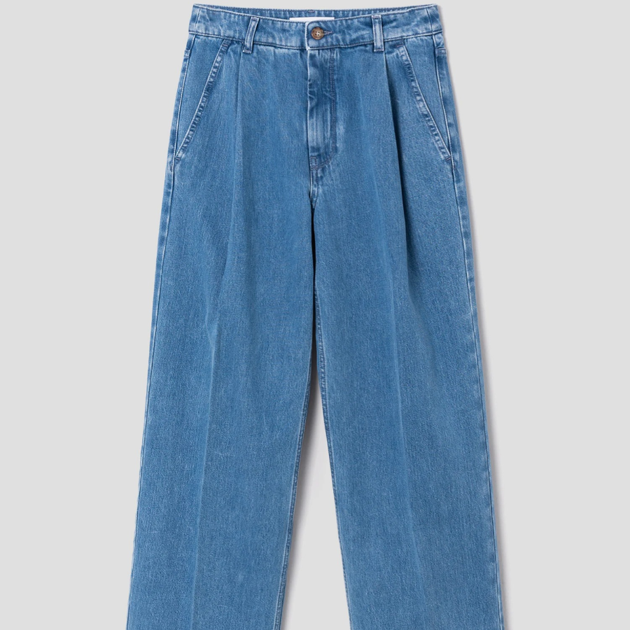 Maison Kitsune Women Pleated Denim Jeans - Light Stone Indigo