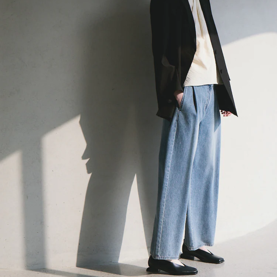 KUHO Tuck Detail Wide Fit Denim Pants – Blue