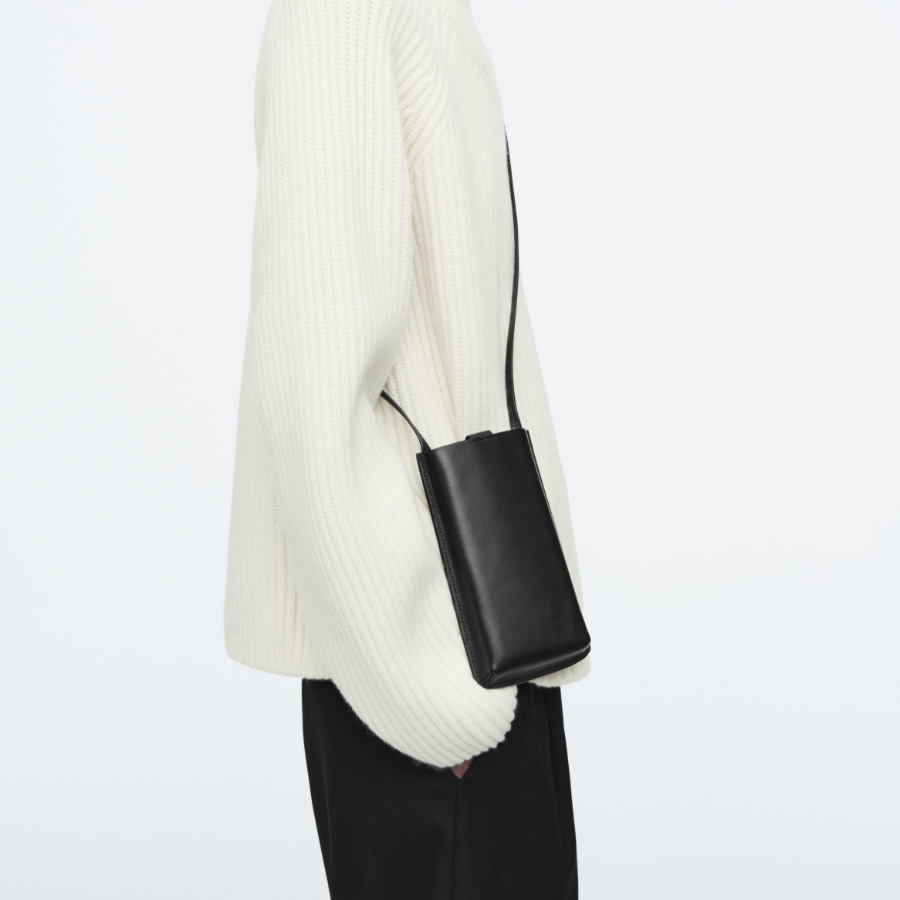 COS Crossbody Phone Pouch – Leather Black