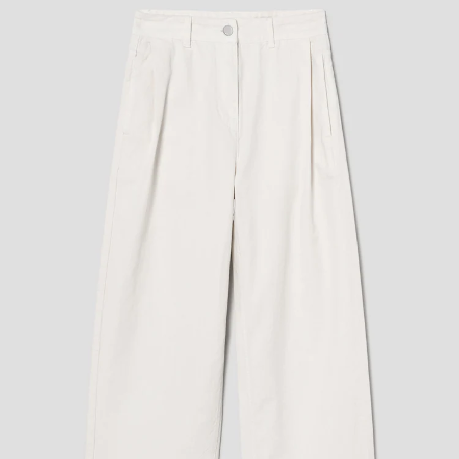 KUHO Tuck Detail Wide Fit Denim Pants - Ivory