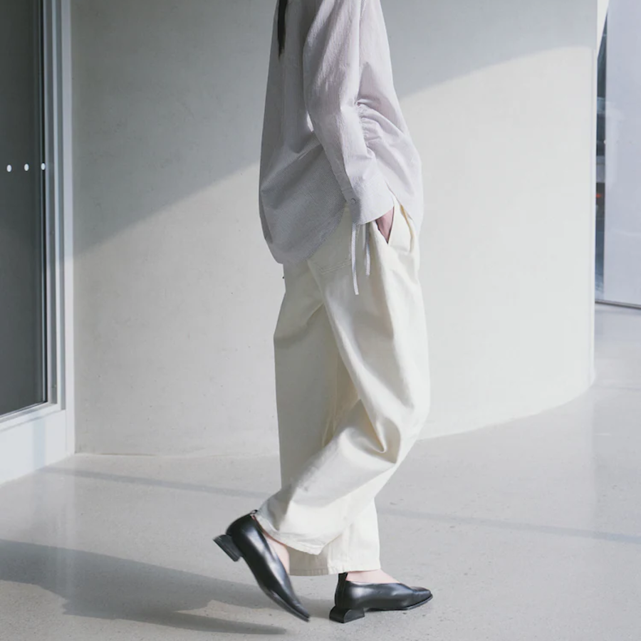 KUHO Tuck Detail Wide Fit Denim Pants - Ivory