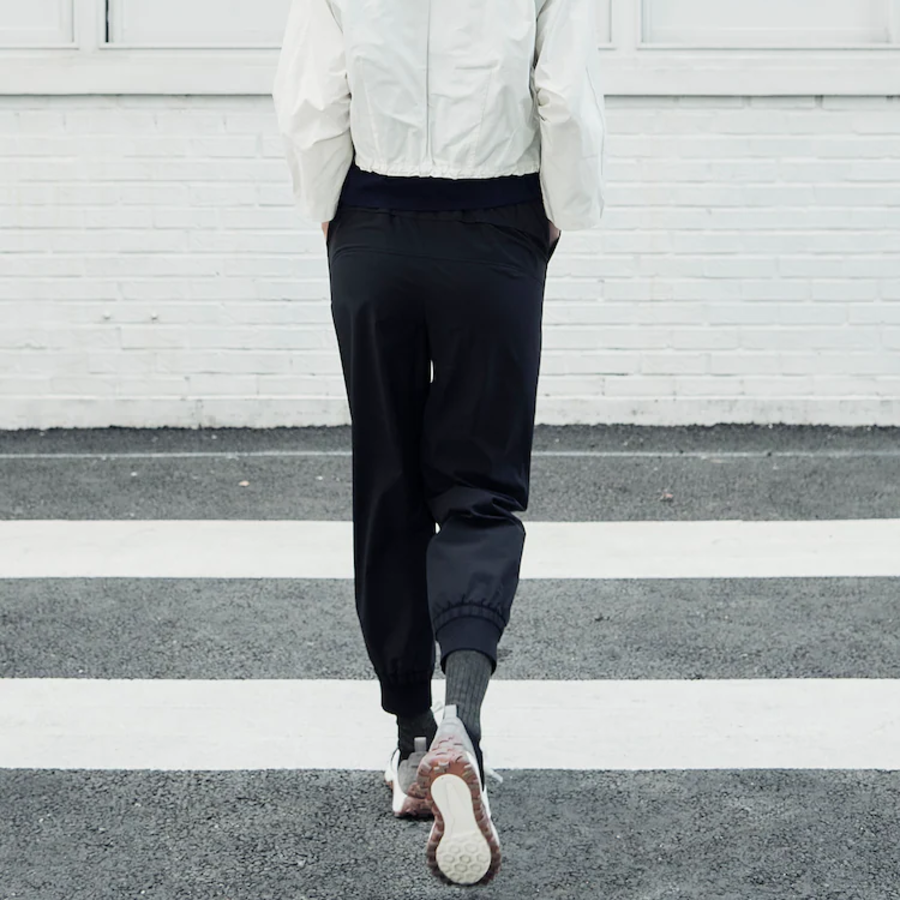 KUHO [Golf] Color Block Detail Jogger Pants - Black