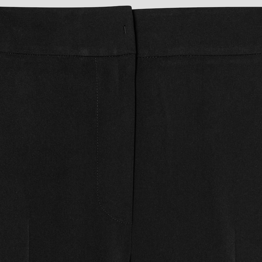 KUHO Capri Tapered Fit Pants - Black