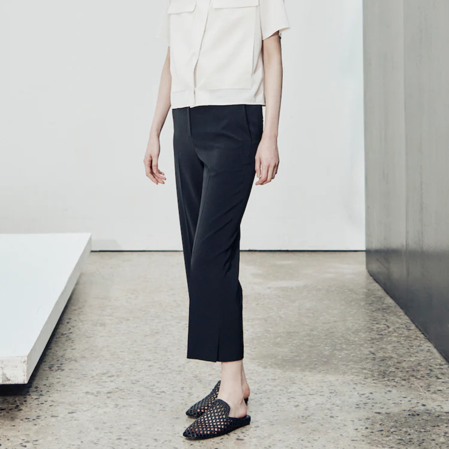 KUHO Capri Tapered Fit Pants - Black