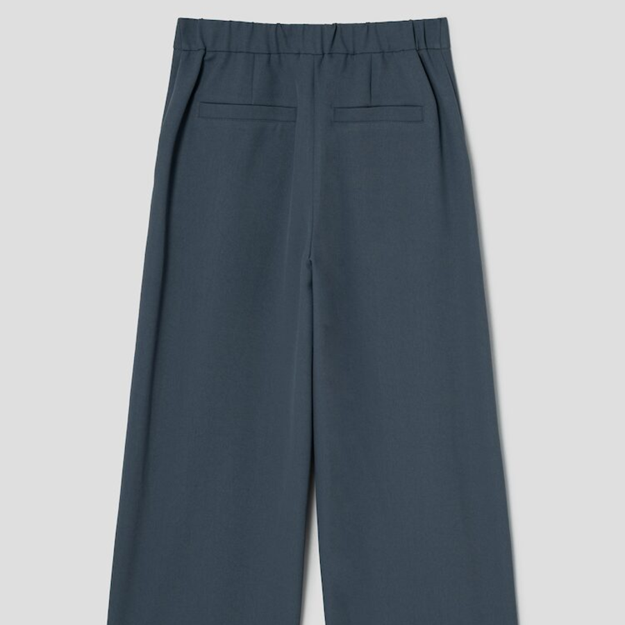 KUHO Wide-Fit Pants – Grey
