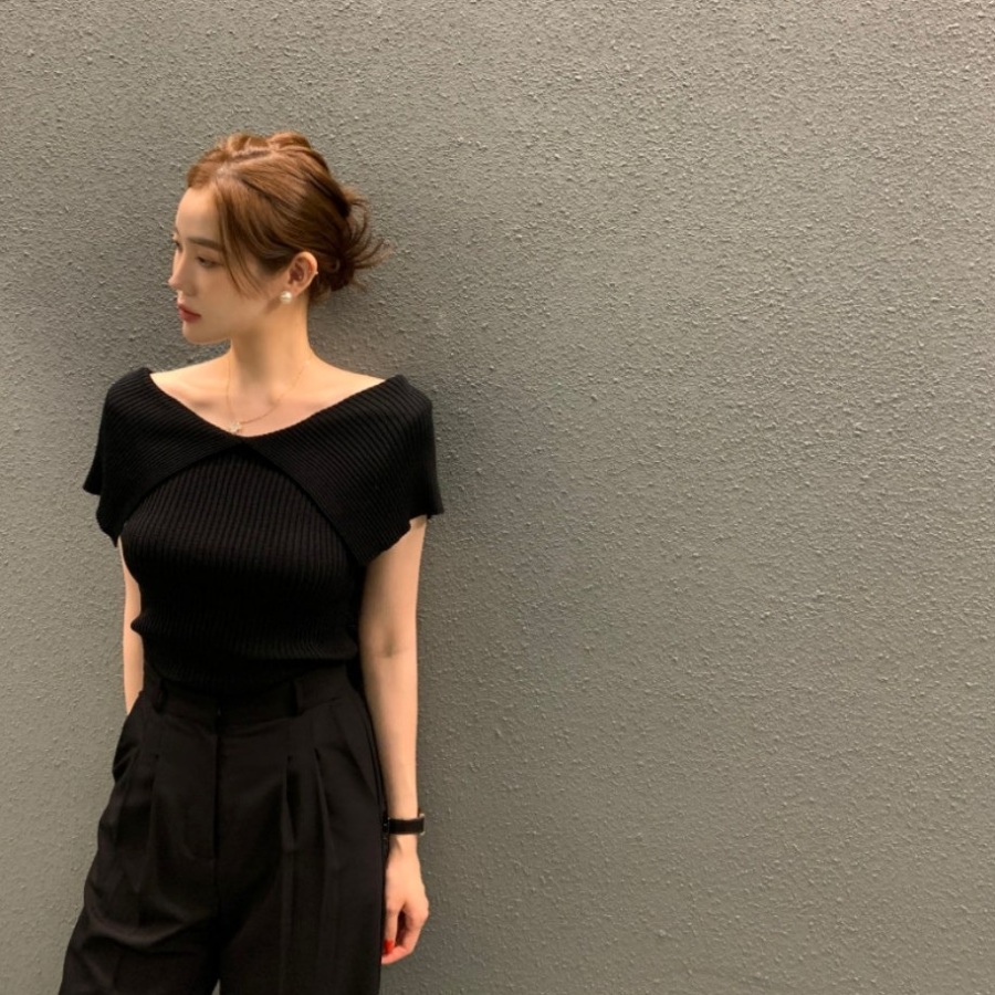 CG – Off-Shoulder Ribbed Knit