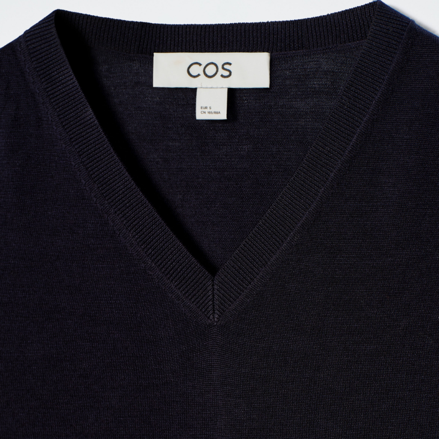 COS – Knitted Cotton V-Neck T-Shirt