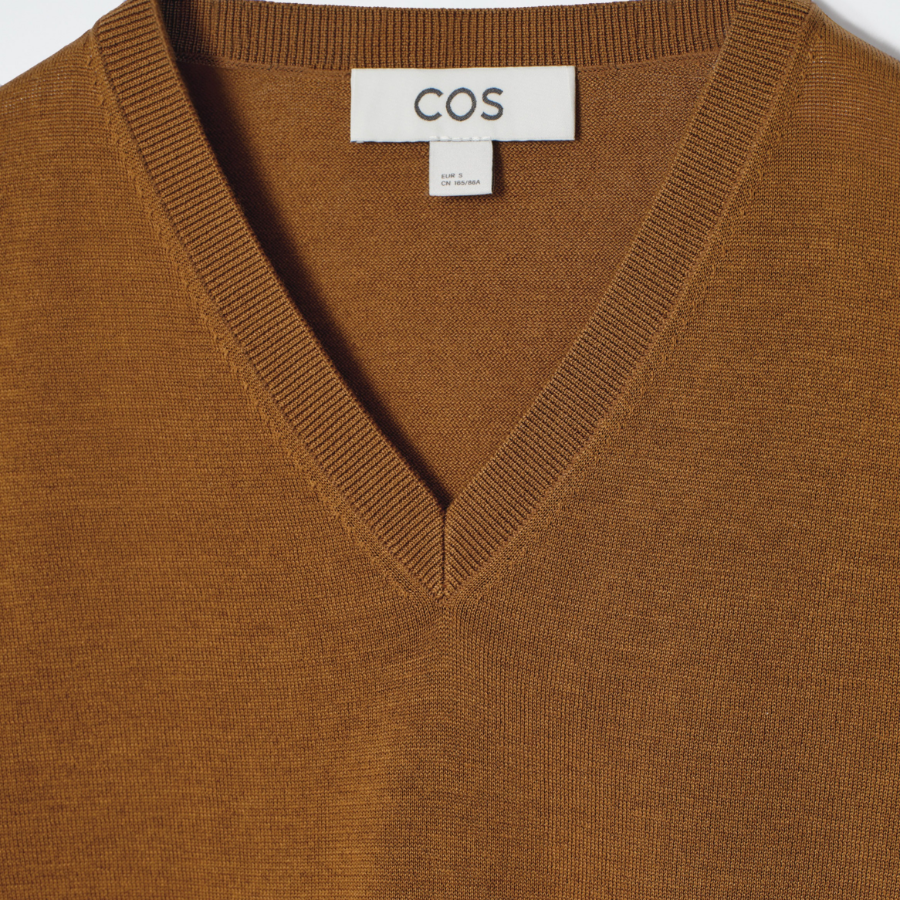 COS – Knitted Cotton V-Neck T-Shirt