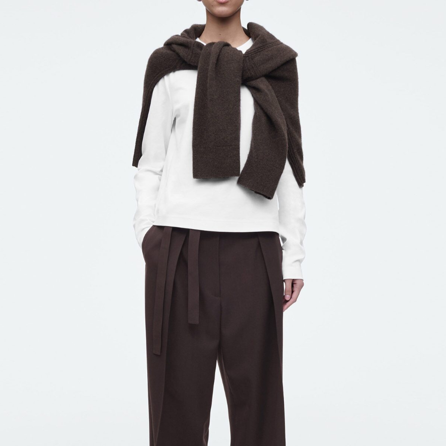 COS – Clean Cut Regular Long Sleeve T-Shirt