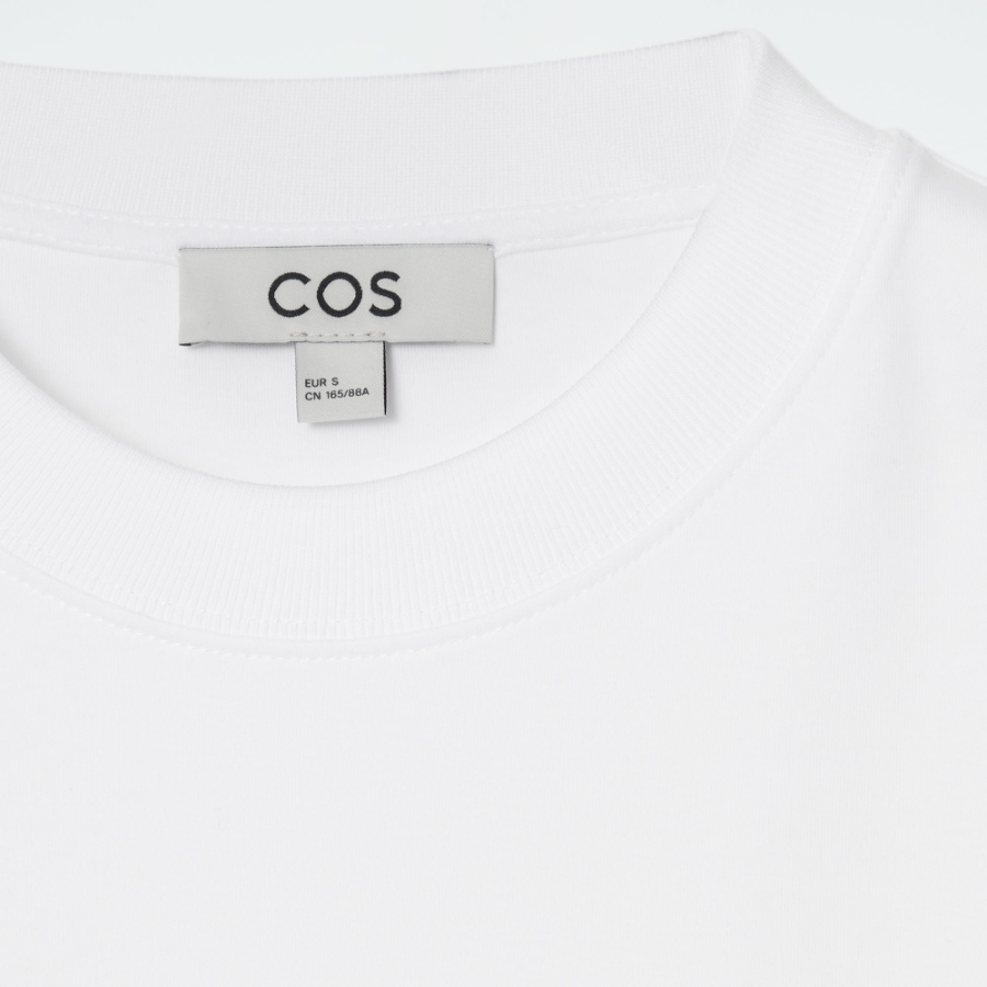 COS – Clean Cut Regular Long Sleeve T-Shirt