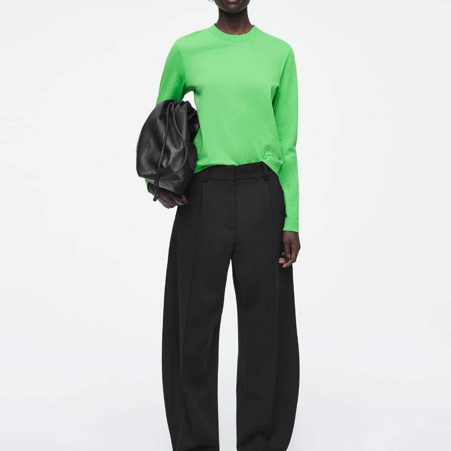 COS – Clean Cut Regular Long Sleeve T-Shirt