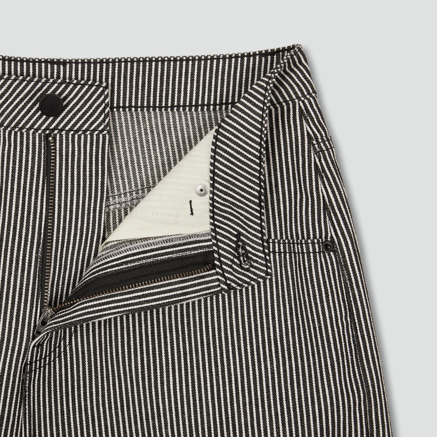 JAJU Denim Bermuda Pants (Jet Black) — стиль и универсальность в глубоком чёрном цвете