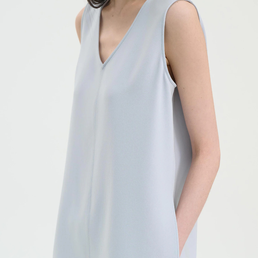 Theory Women Admiral Crepe Vneck Slit Blouse - Pearl Blue