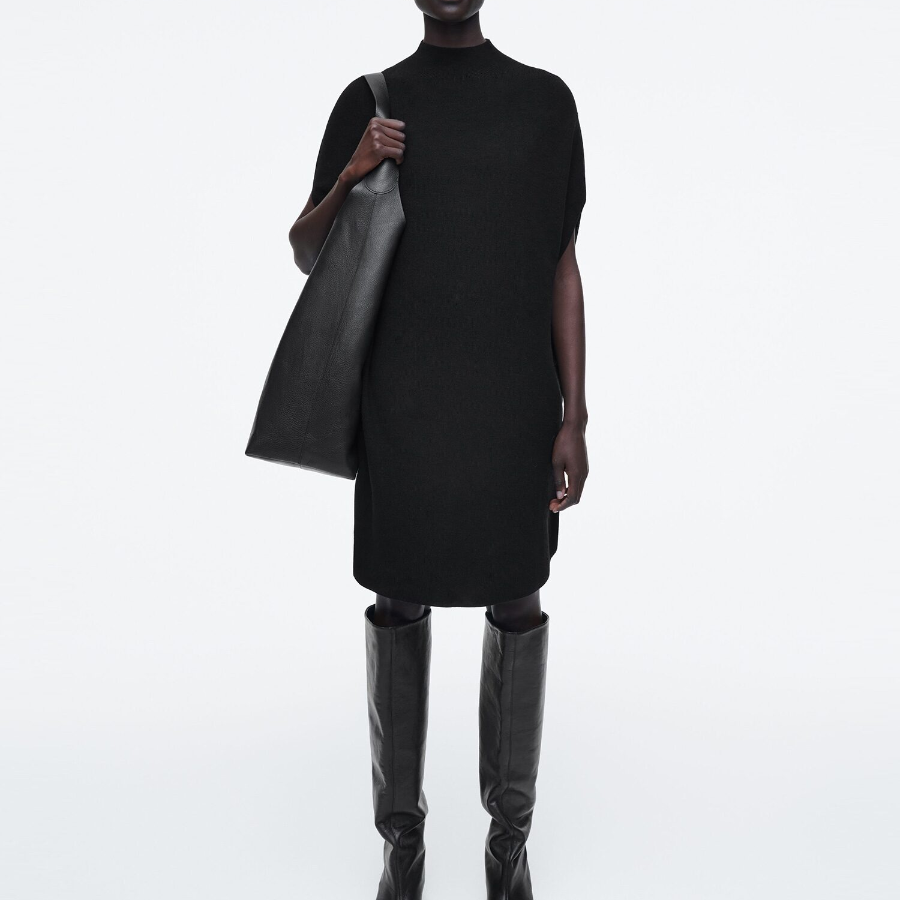 COS – Cocoon Wool Dress Black