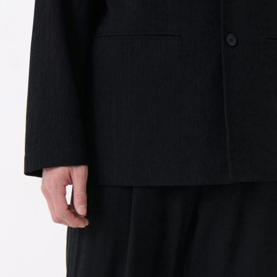 Crinkle Relaxed Blazer — Black