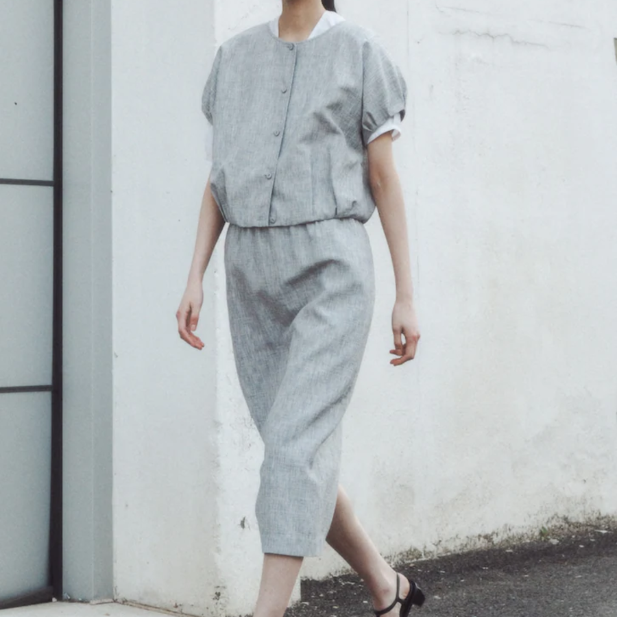 KUHO Volume Fit Short Blouse - Light Grey