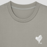 KUHO [HEART FOR EYE] Regular T-Shirt (Artwork) - Khaki