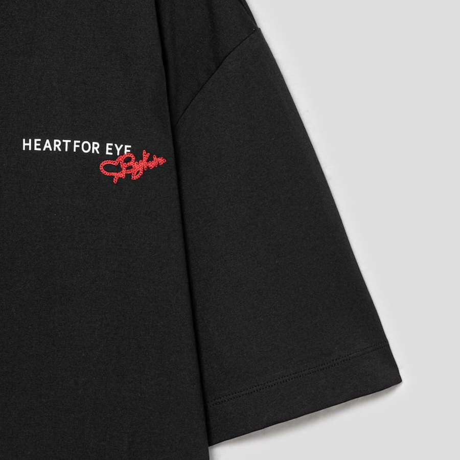 KUHO [HEART FOR EYE] Oversized T-Shirt - Black