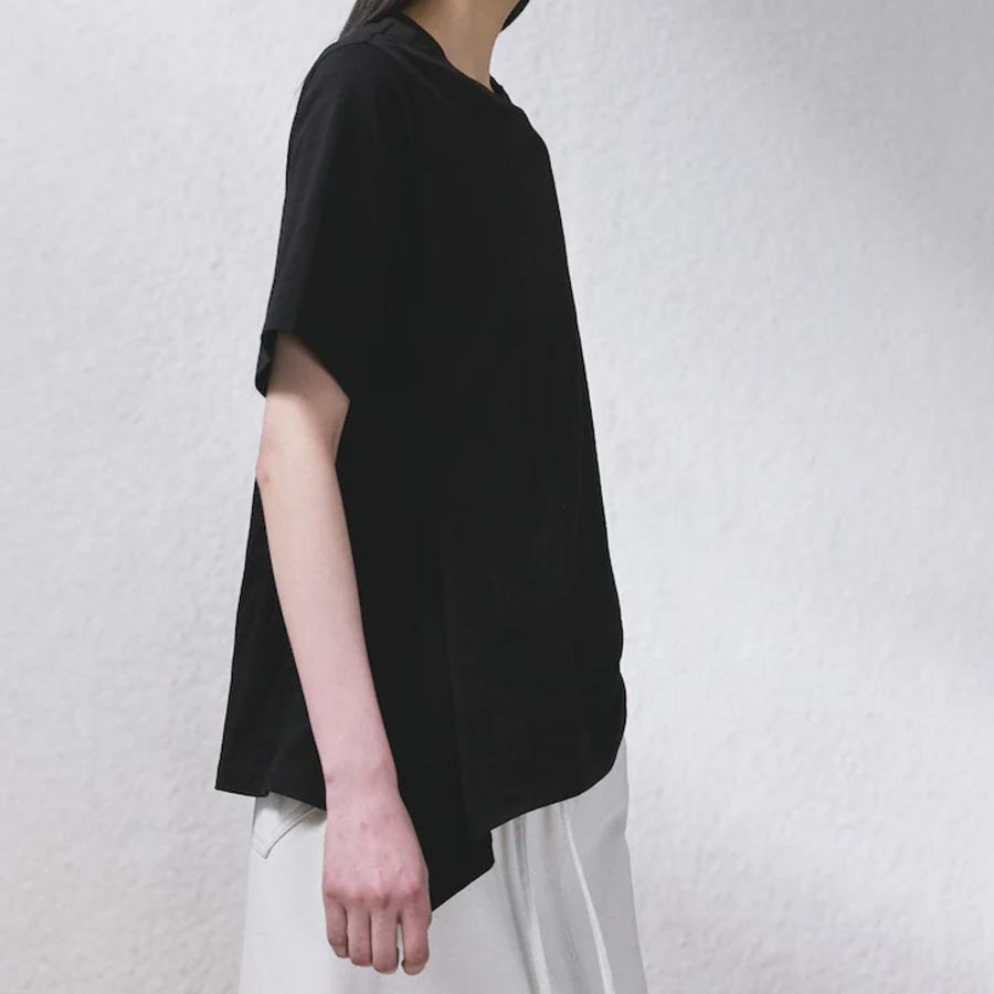 KUHO Cotton Drape Details T-Shirt- Black