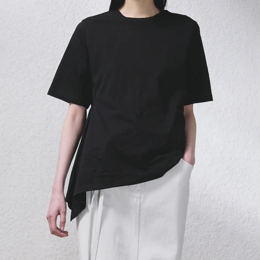 KUHO Cotton Drape Details T-Shirt- Black