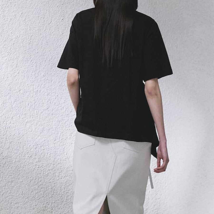 KUHO Cotton Drape Details T-Shirt- Black