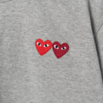 PLAY COMME des GARÇONS Double Heart Wappen T-Shirt — Navy