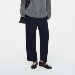 COS Pleated Barrel Leg Chino – Navy