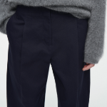 COS Pleated Barrel Leg Chino – Navy