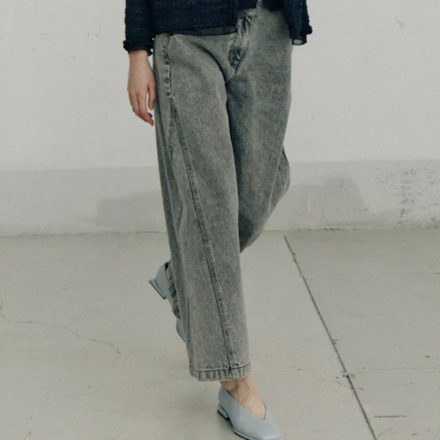 KUHO Wide-Fit Denim Pants - Grey