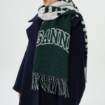 GANNI Narrow Scarf Please – Forest Night