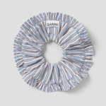 GANNI Yarn Dyed Stripe Frill Scrunchie – Sky Blue