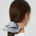 GANNI Yarn Dyed Stripe Frill Scrunchie – Sky Blue