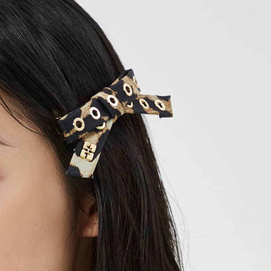 GANNI Eyelet Bow Barrette Nylon – Leopard