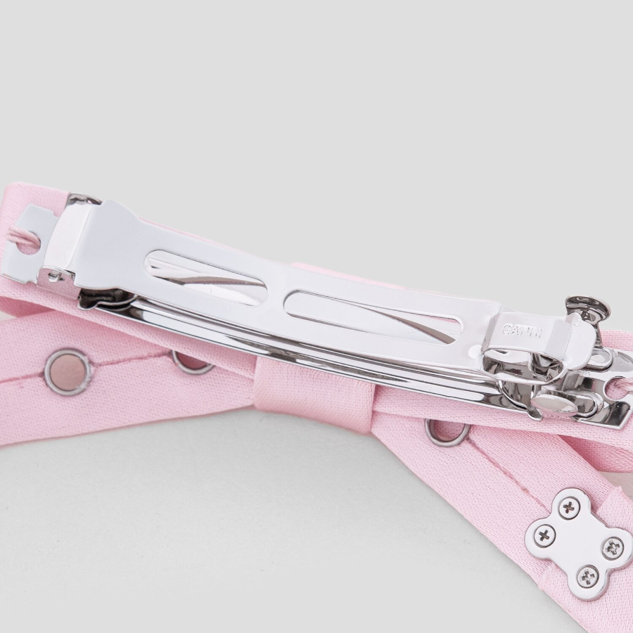 GANNI Eyelet Bow Barrette Satin – Chalk Pink