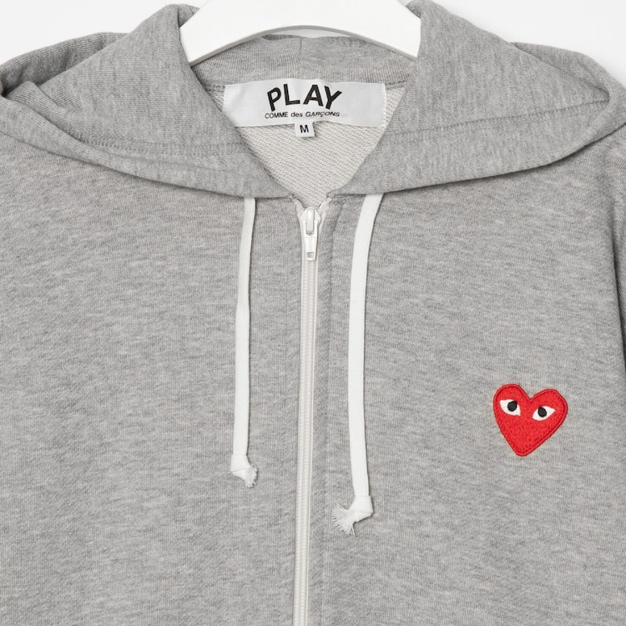PLAY COMME des GARÇONS (Унисекс) Red Heart Wappen Zip-Up Hoodie – Grey