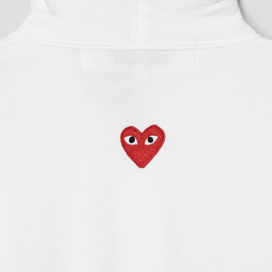 PLAY COMME des GARÇONS (Унисекс) Red Heart Wappen Zip-up Hoodie – White