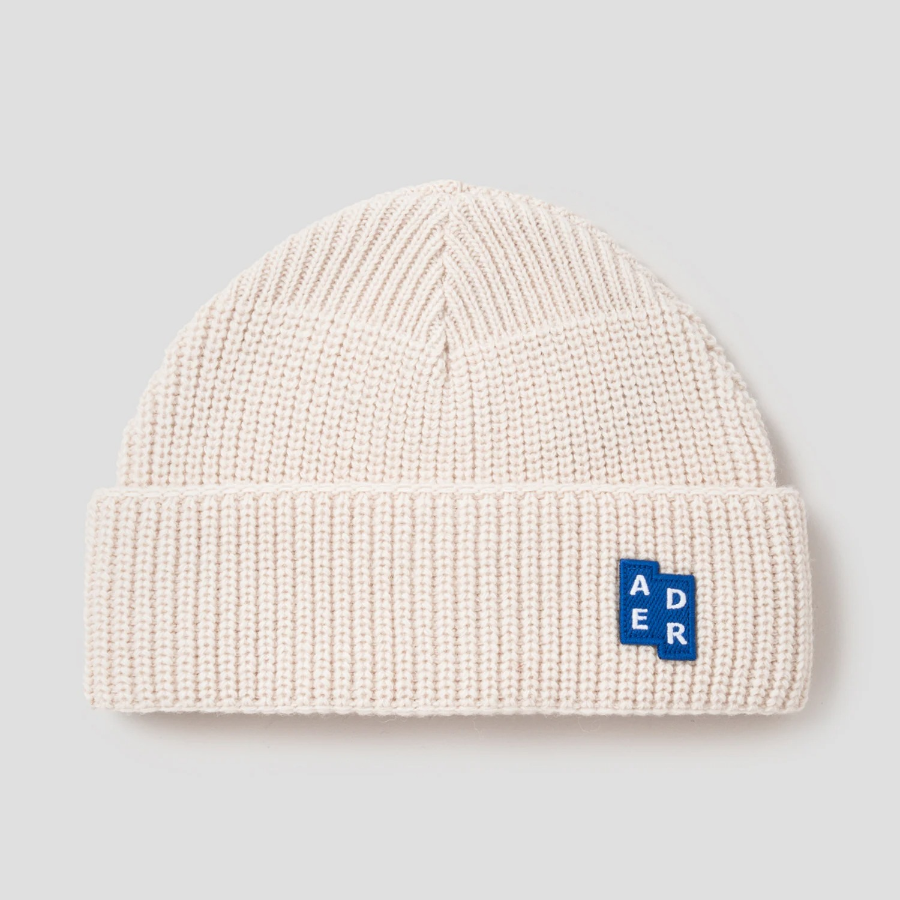 ADER ERROR Sig Trs Tag Beanie 01 – Off White