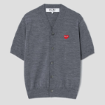 PLAY COMME DES GARÇONS (Unisex) Red Wappen Short Sleeve V-neck Cardigan – Grey