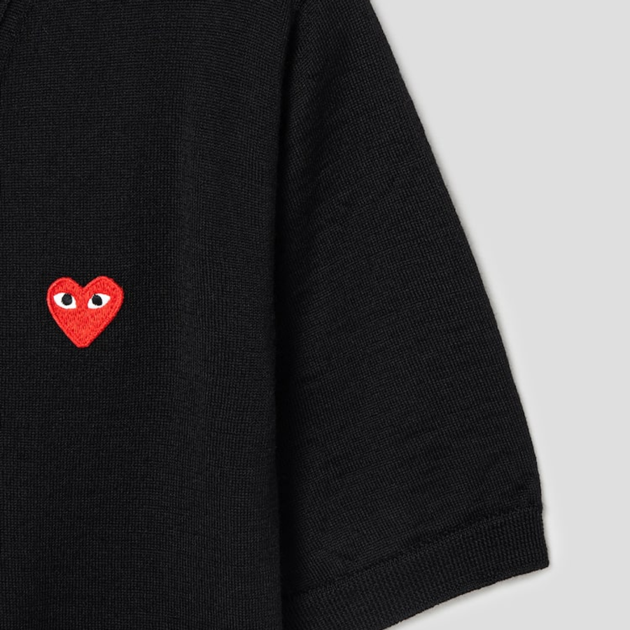 PLAY COMME DES GARÇONS (Unisex) Red Wappen Short Sleeve V-neck Cardigan – Black