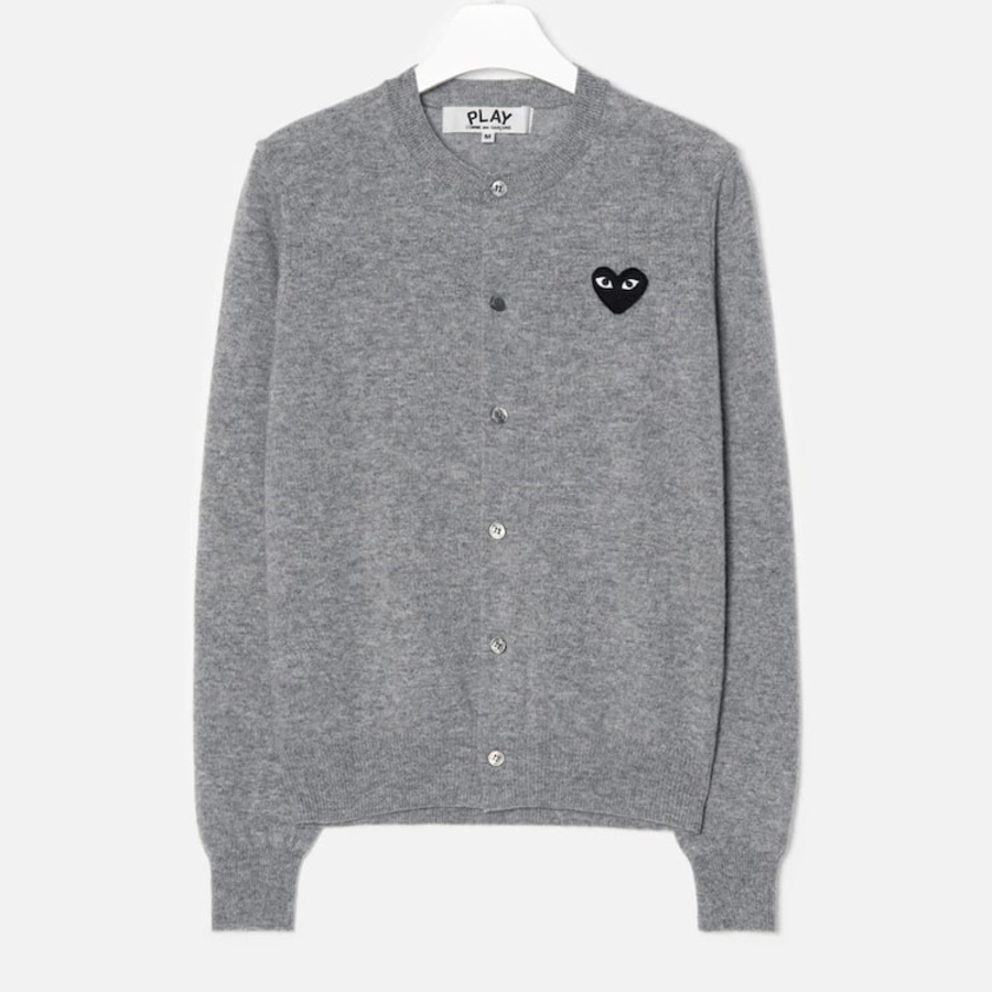 PLAY COMME DES GARÇONS (Unisex) Black Heart Wappen Cardigan – Grey