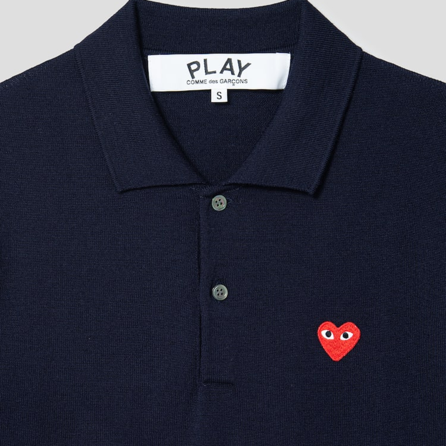 PLAY COMME DES GARÇONS (Unisex) Red Heart Wappen Short Sleeve Polo Knit – Navy